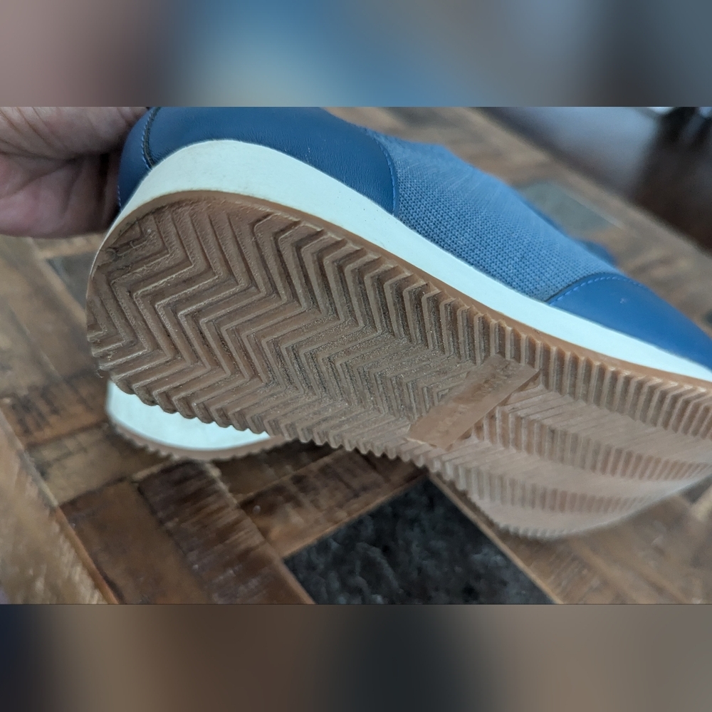 Banana Republic Cloth Trainer - Picture 8 of 11